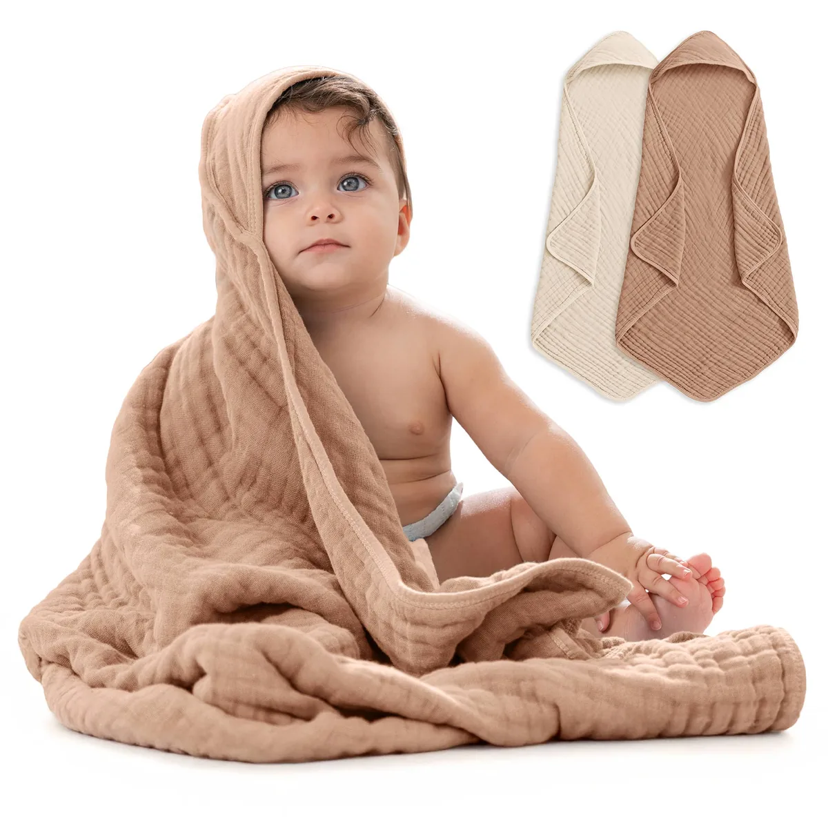 Kleinkind in einem Comfy Cubs Kapuzenbadetuch in Mauve – Bild 2